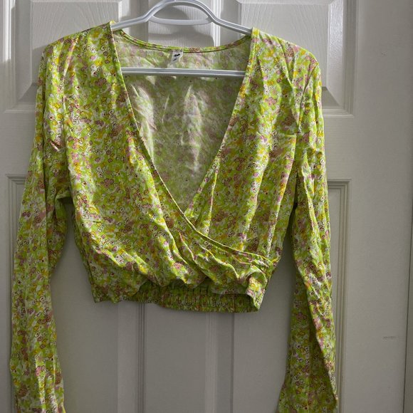 BP Surplice V-Neck Crop Top in Green Hannah Kate - Picture 3 of 4